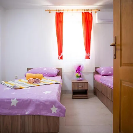 Mediteran 빌라 네움