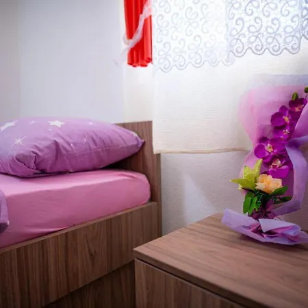 Mediteran 빌라 네움